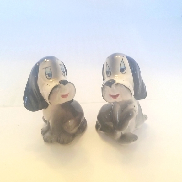 Bassett Hound Salt & Pepper Shakers Vintage - Picture 1 of 6